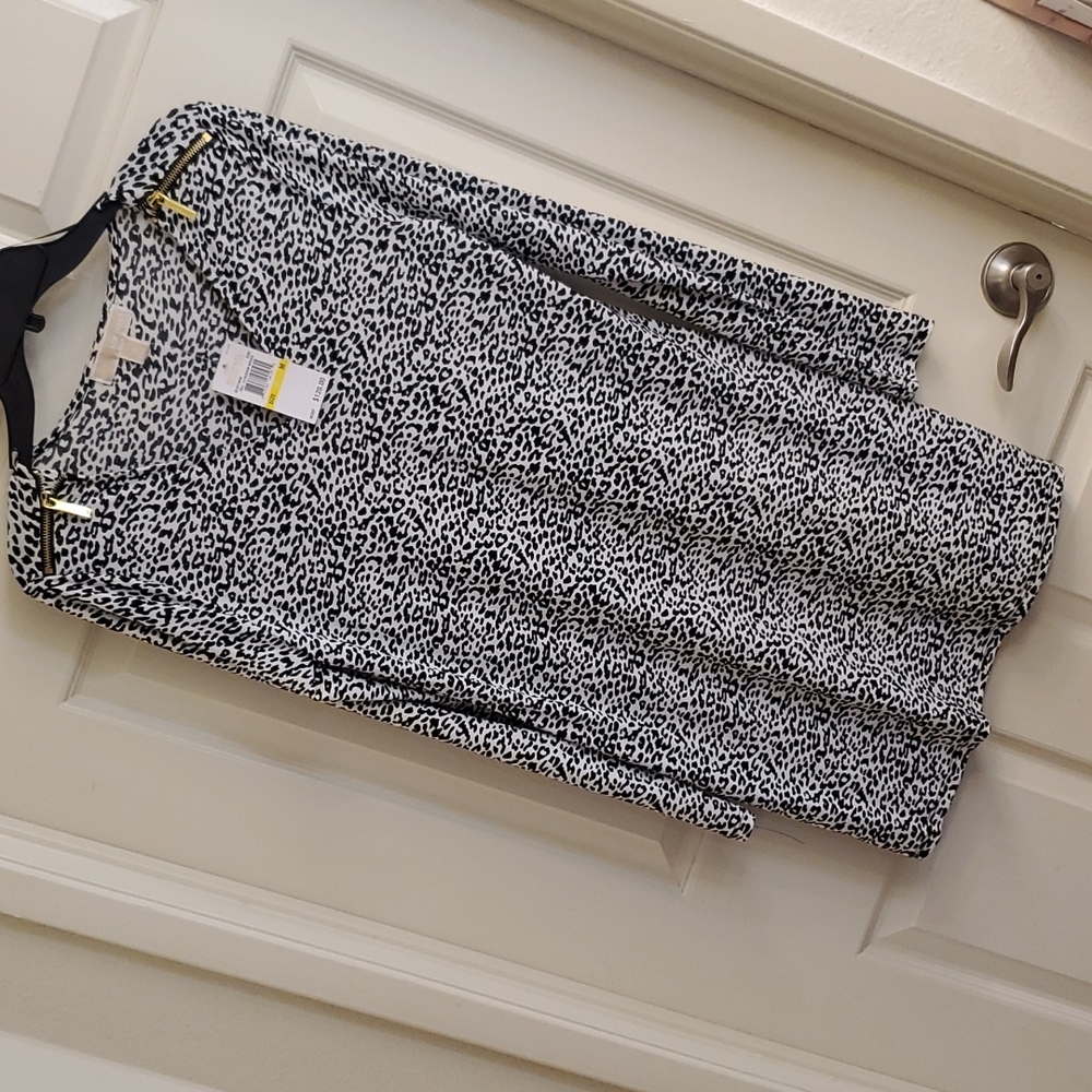 Black and white top MK